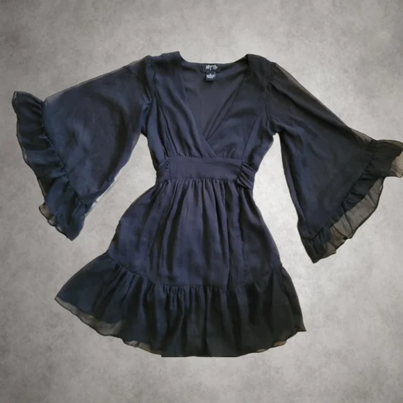 black flowy boho dress Women's Flowy Floral Mini Dress with Short Sleeves – Marlowe Club